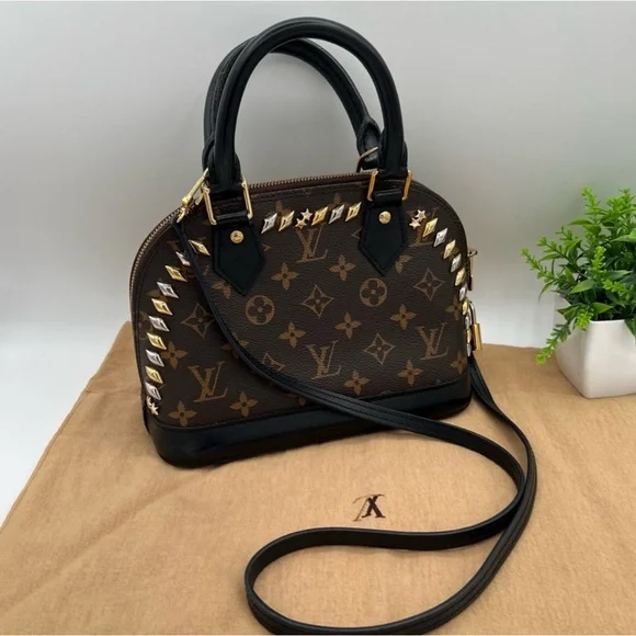 Marita’s Flier, Live.
Share Show
Aging is a walking testimony of his agrace 🙏 - Picture 11 of 16